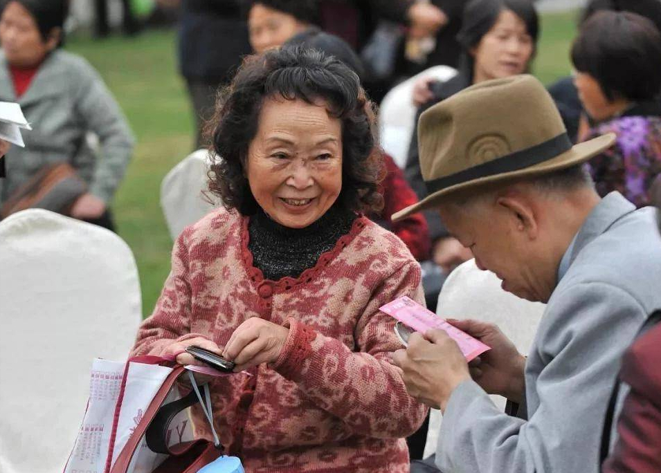 电报员周大爷主页-电报员周大爷是不是当过兵了